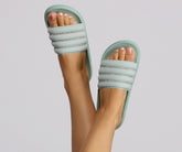 Gerade Chillin‘ Strass-Slipper